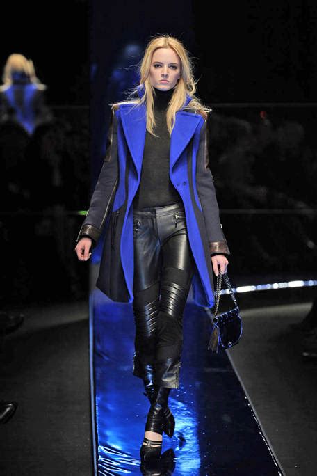 versace 2010 fall|Watch Versace: Fall 2010 Ready.